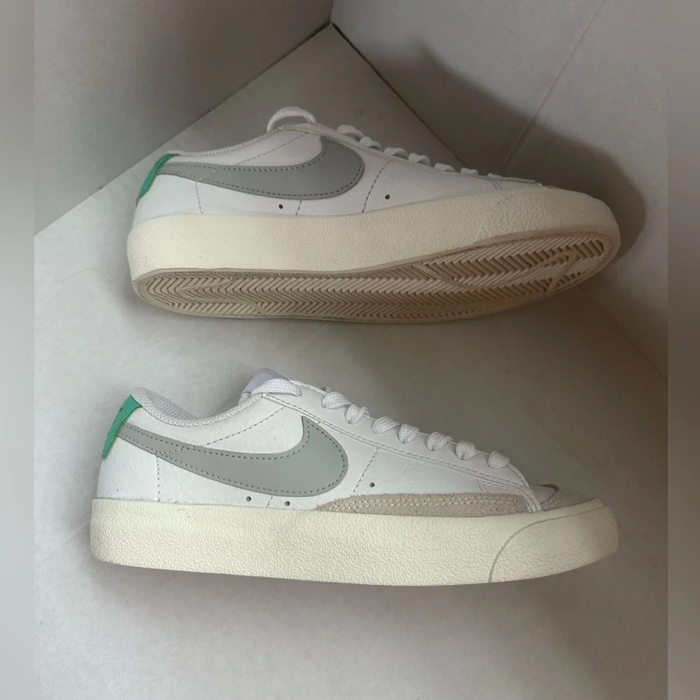 Nike Blazer Low 77 Vintage ‘White Grey Light Menta’ Size 3.5Y